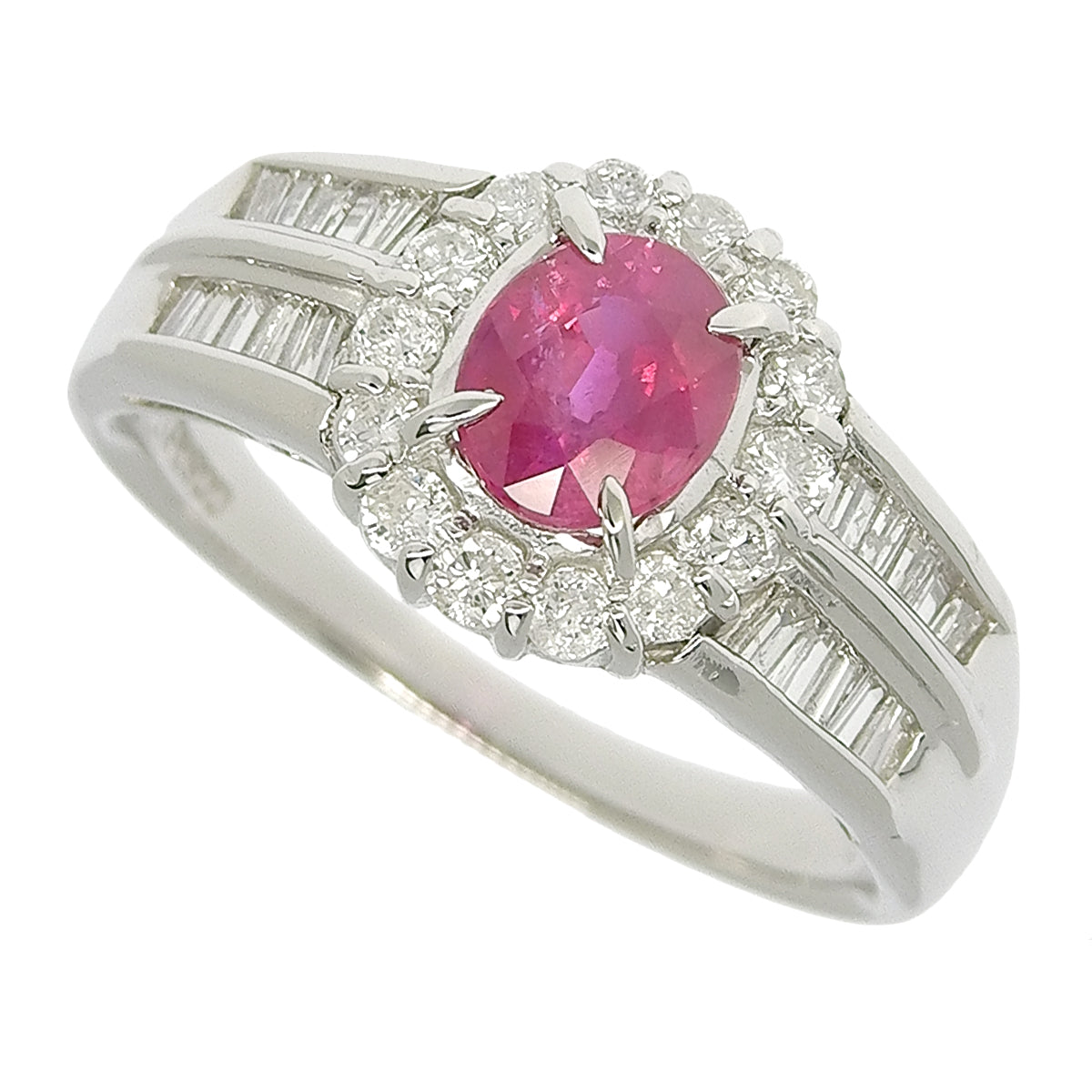 Ruby and diamond ring in platinum Pt900
