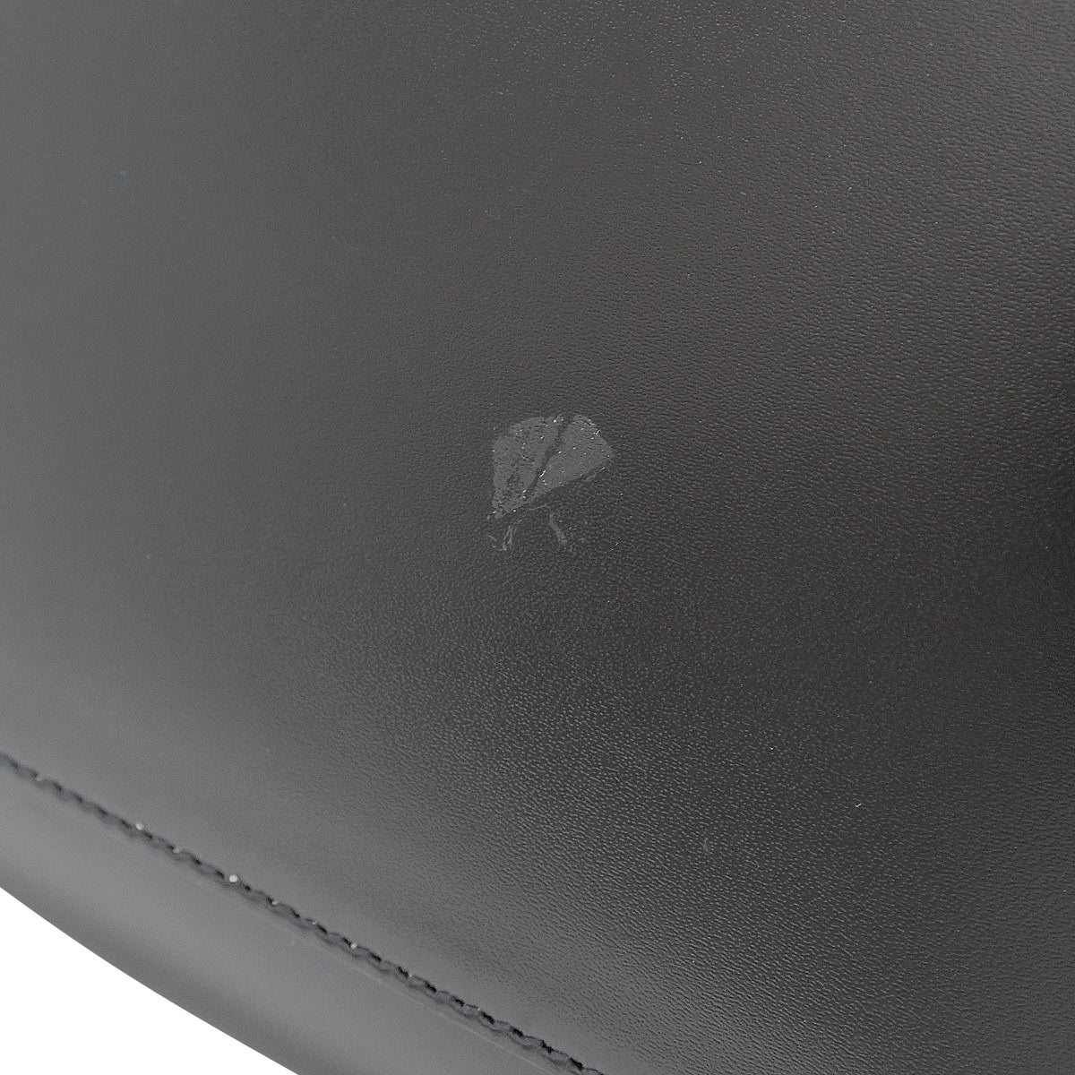 链条手提包 皮革 黑色 粉色