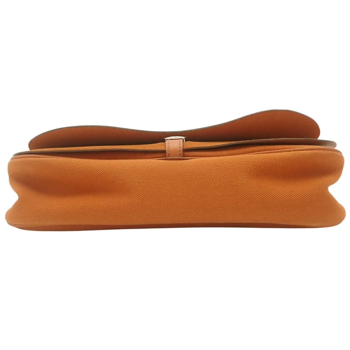 萨克科洛拉多PM,Vache Liegee皮革,Toile Officier帆布,钯金五金件,Potiron色,银色五金件,□I刻印。