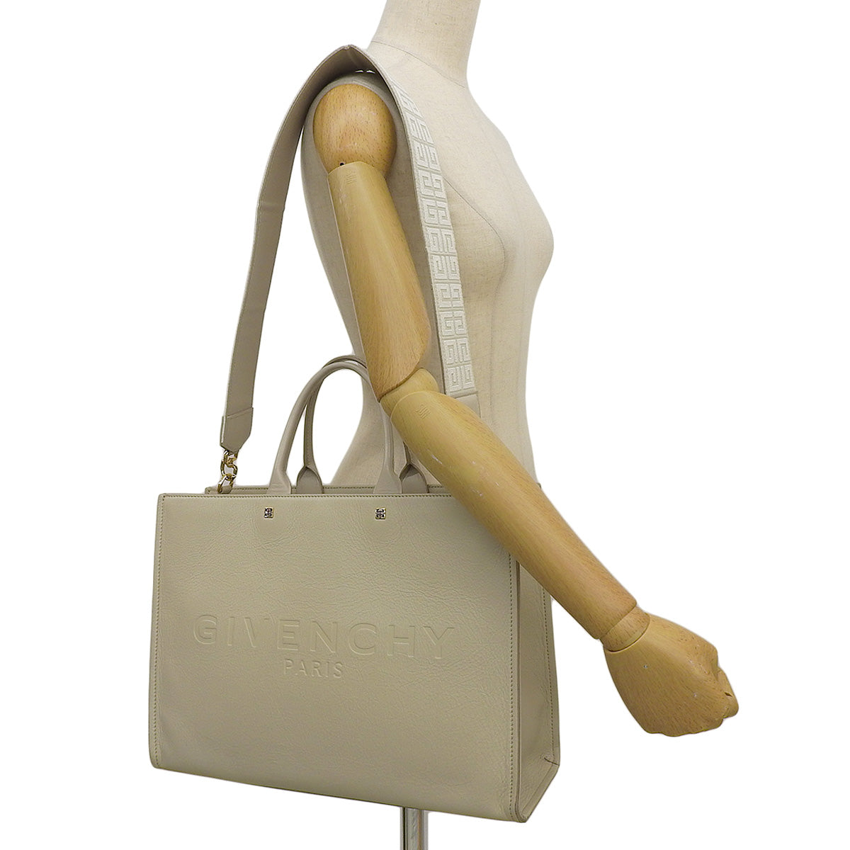 G Tote Medium Tote Bag, Calfskin, Beige, Ivory