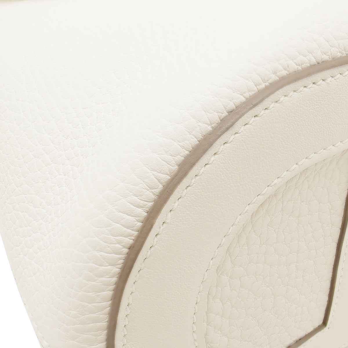 In the Loop 18,Taurillon Clemence皮革,灰色,金色五金件,W刻印。