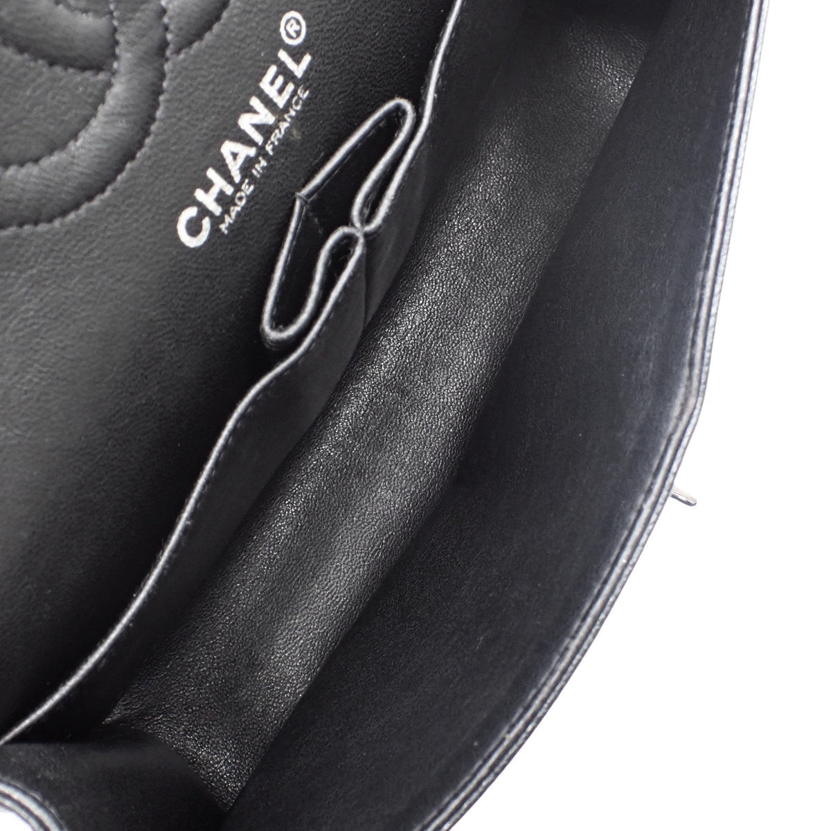 Matelasse Coco标志双层翻盖链条单肩包,鱼子酱纹皮革,黑色