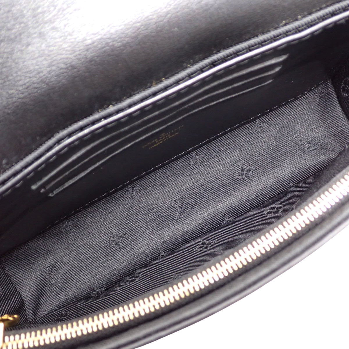 Bubblegram Wallet on Strap 小牛皮 黑色 M81398