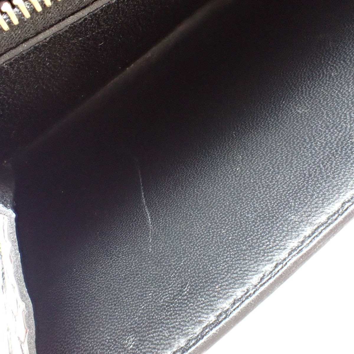 Constance Long To-Go 鳄鱼纹哑光黑金五金 Y 字印章