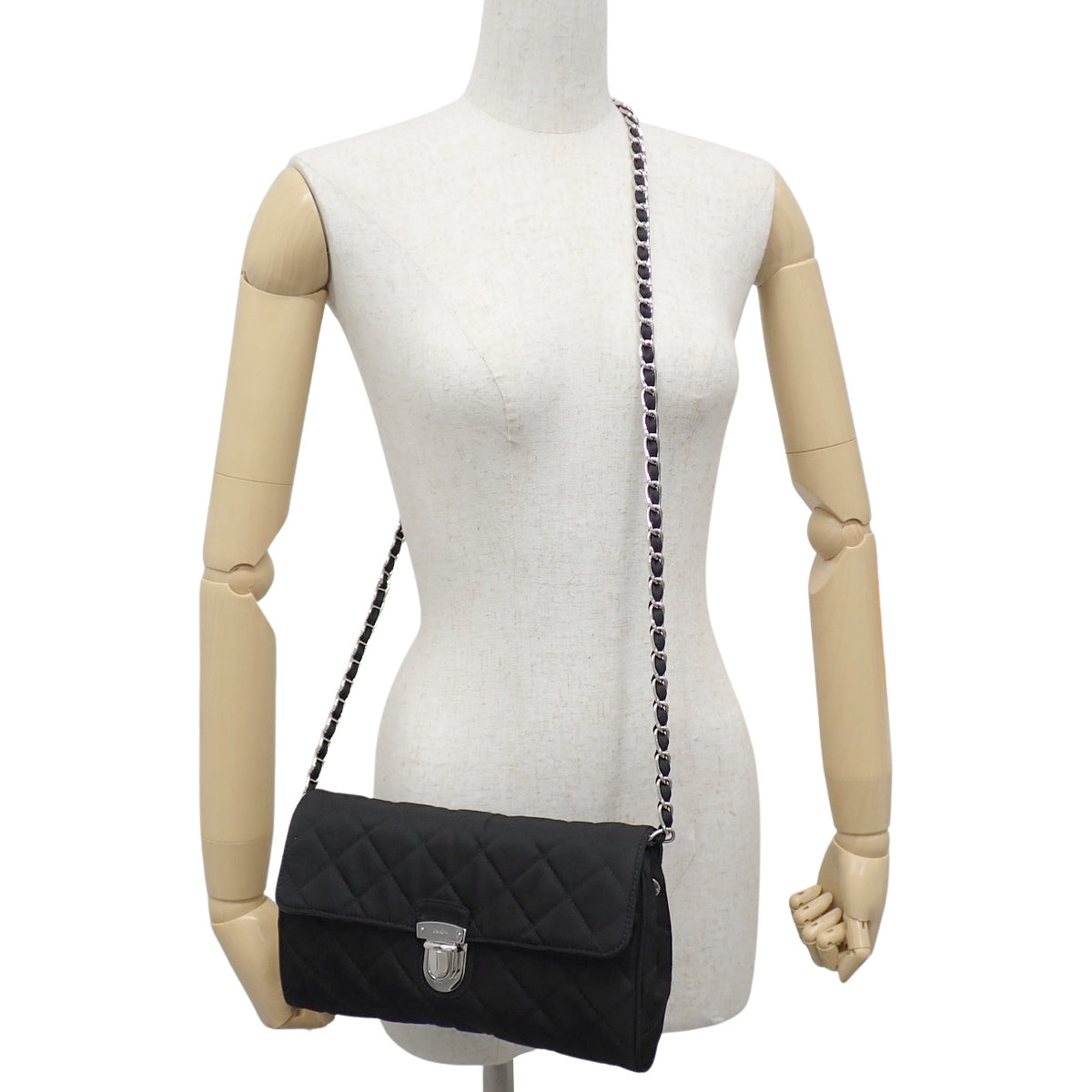 TESSUTO IMPUNTU NERO 尼龙绗缝链条单肩包,1BH584