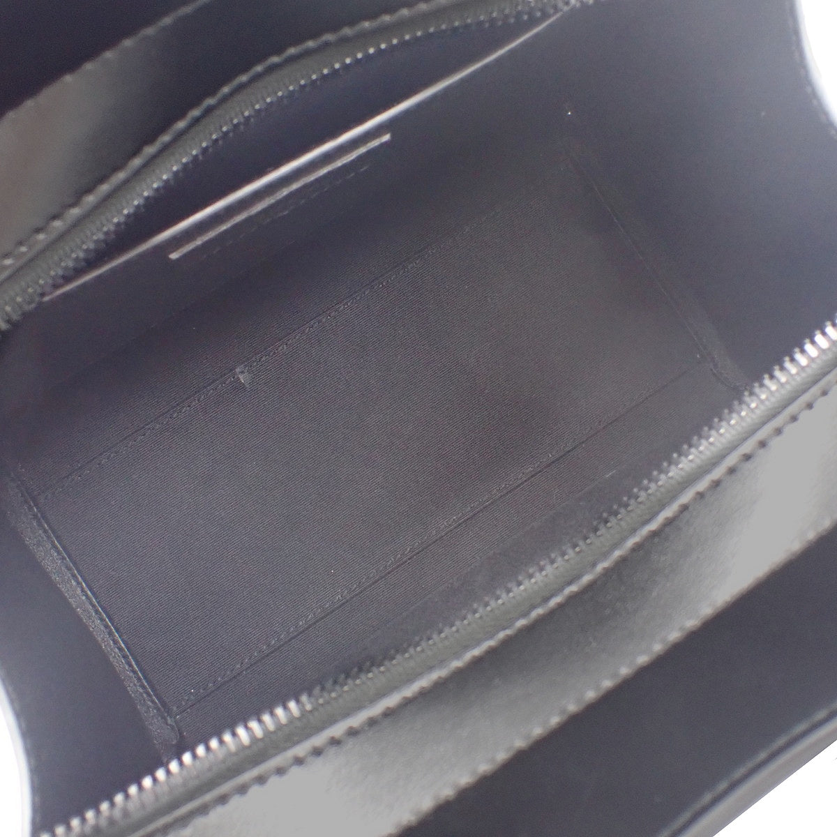 Uptown 小号小牛皮黑色 561203