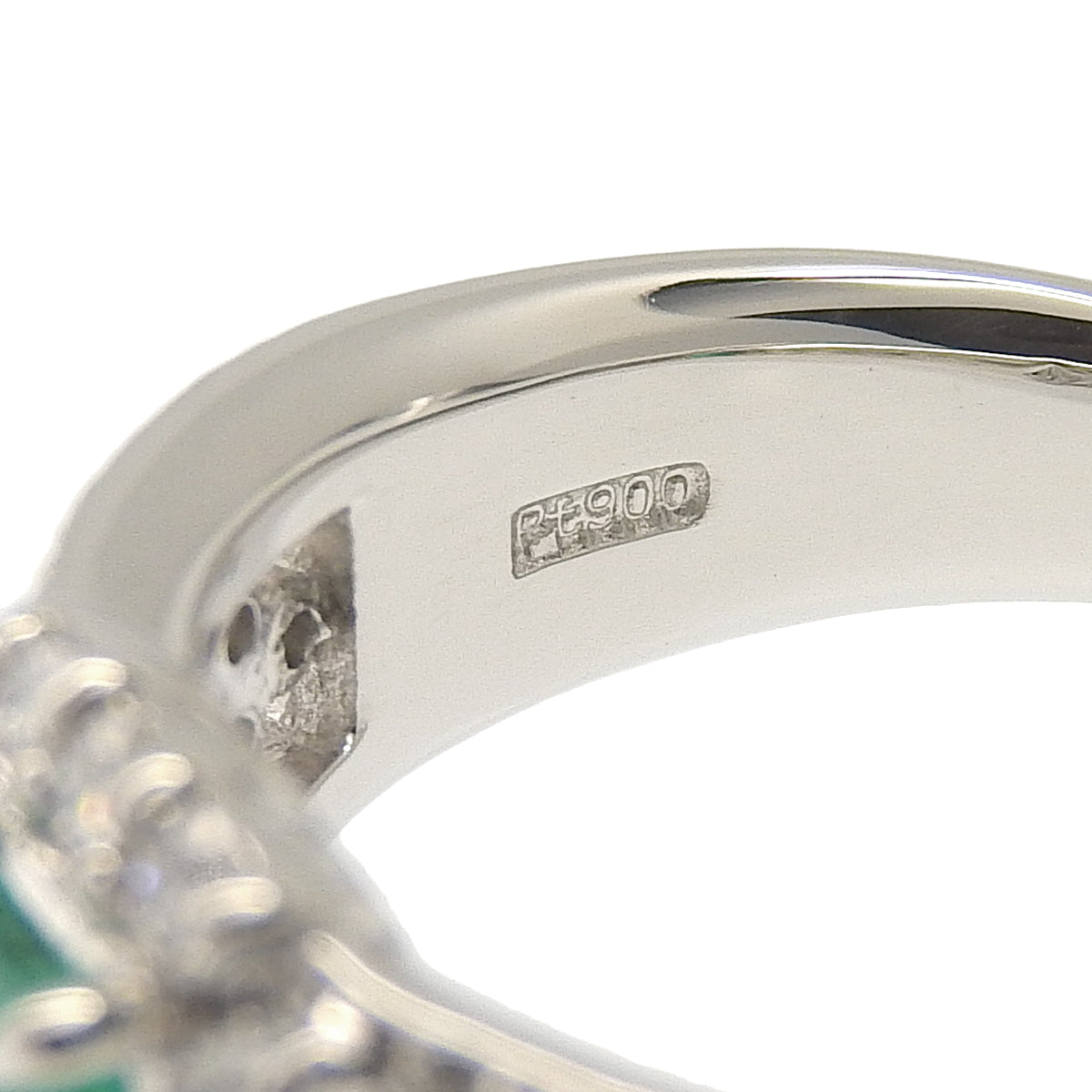 Emerald ring E0.83/D0.50 Platinum Pt900