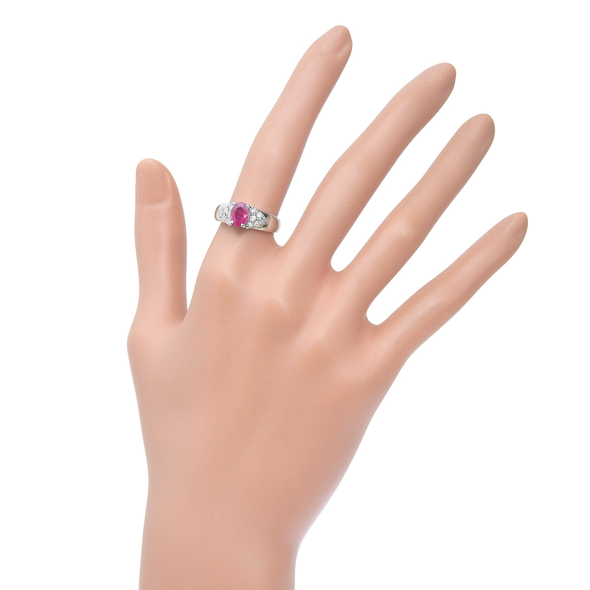 Pink sapphire and diamond ring in platinum (Pt900)