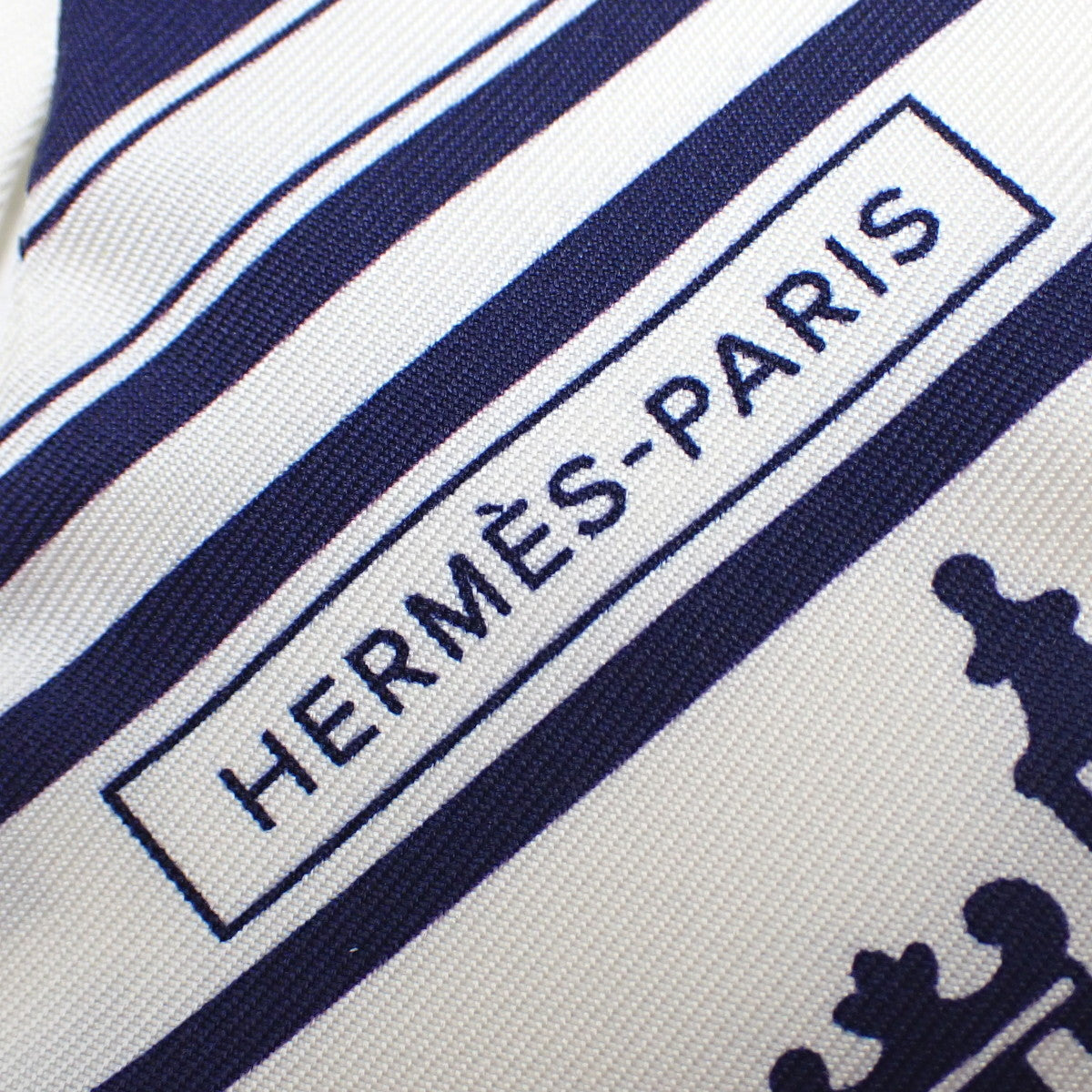 华盛顿的马车(WASHINGTON'S CARRIAGE)丝巾,海军蓝。