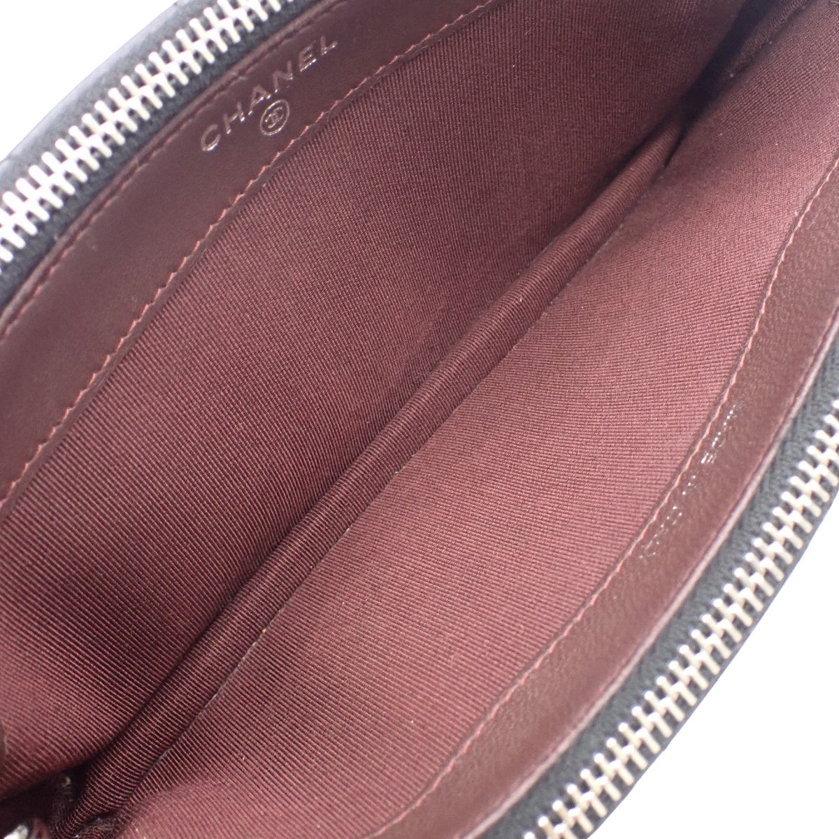 マトラッセ ココマーク チェーンウォレット ラムスキン ブラック A82527