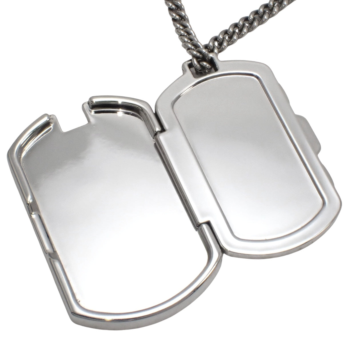 金属材质的 Collier Plaque 狗牌吊坠,字母组合图案,日蚀款