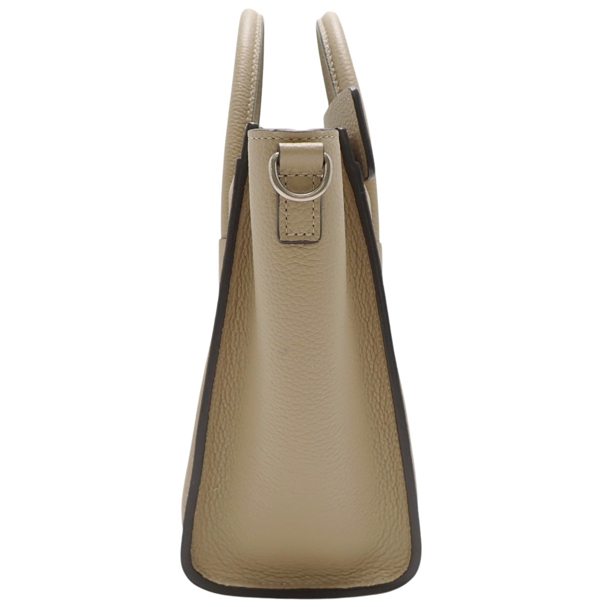 Luggage Nano Shopper 行李箱,采用沙丘色小牛皮制成