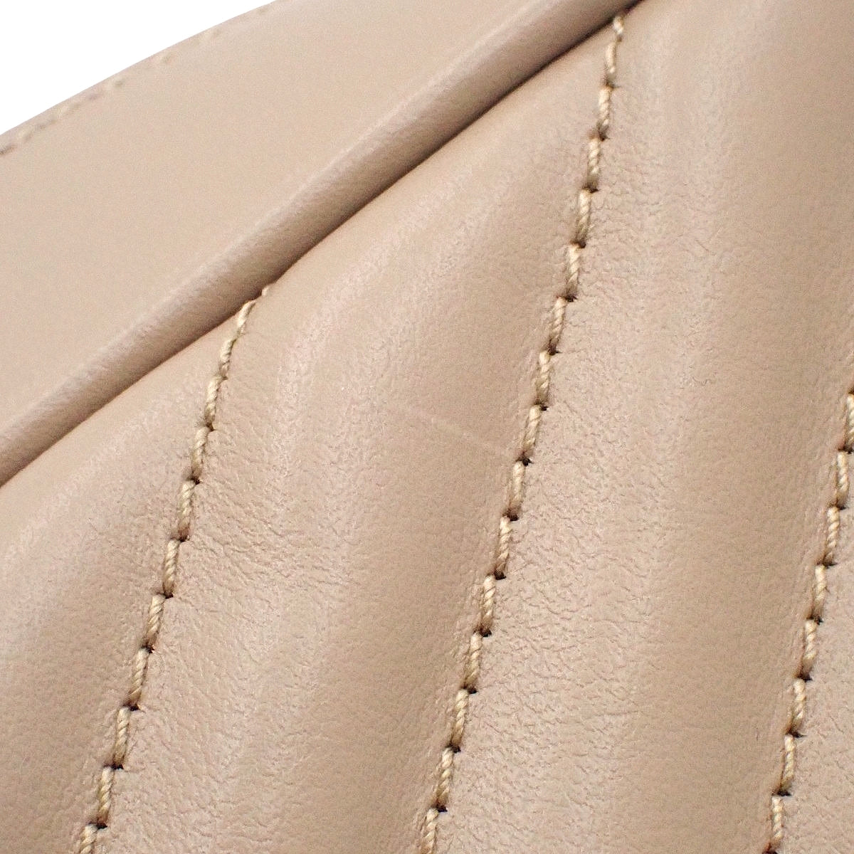 Lou Monogram 米色小牛皮相机包 761554