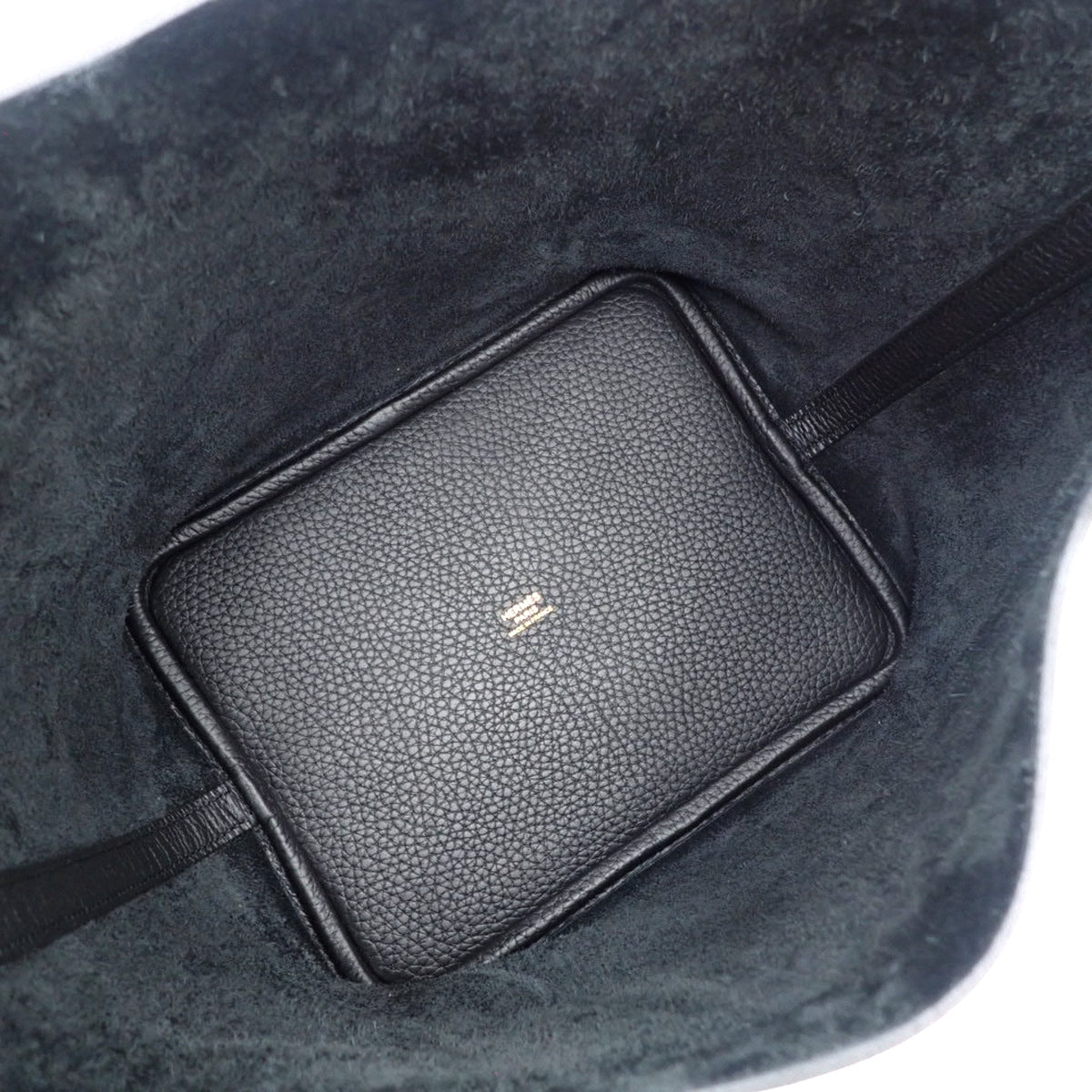 Picotin Lock MM,Taurillon Clemence皮革,黑色,金色五金件,W刻印