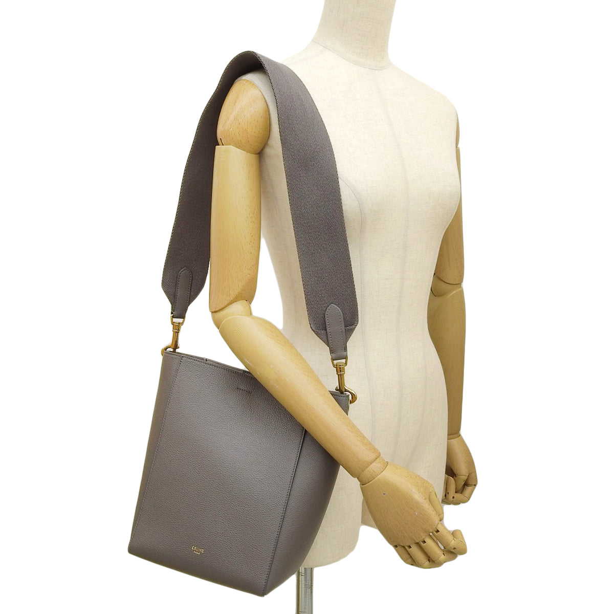 Sangle Bucket Small Calfskin Gray 189303AH4.10DC