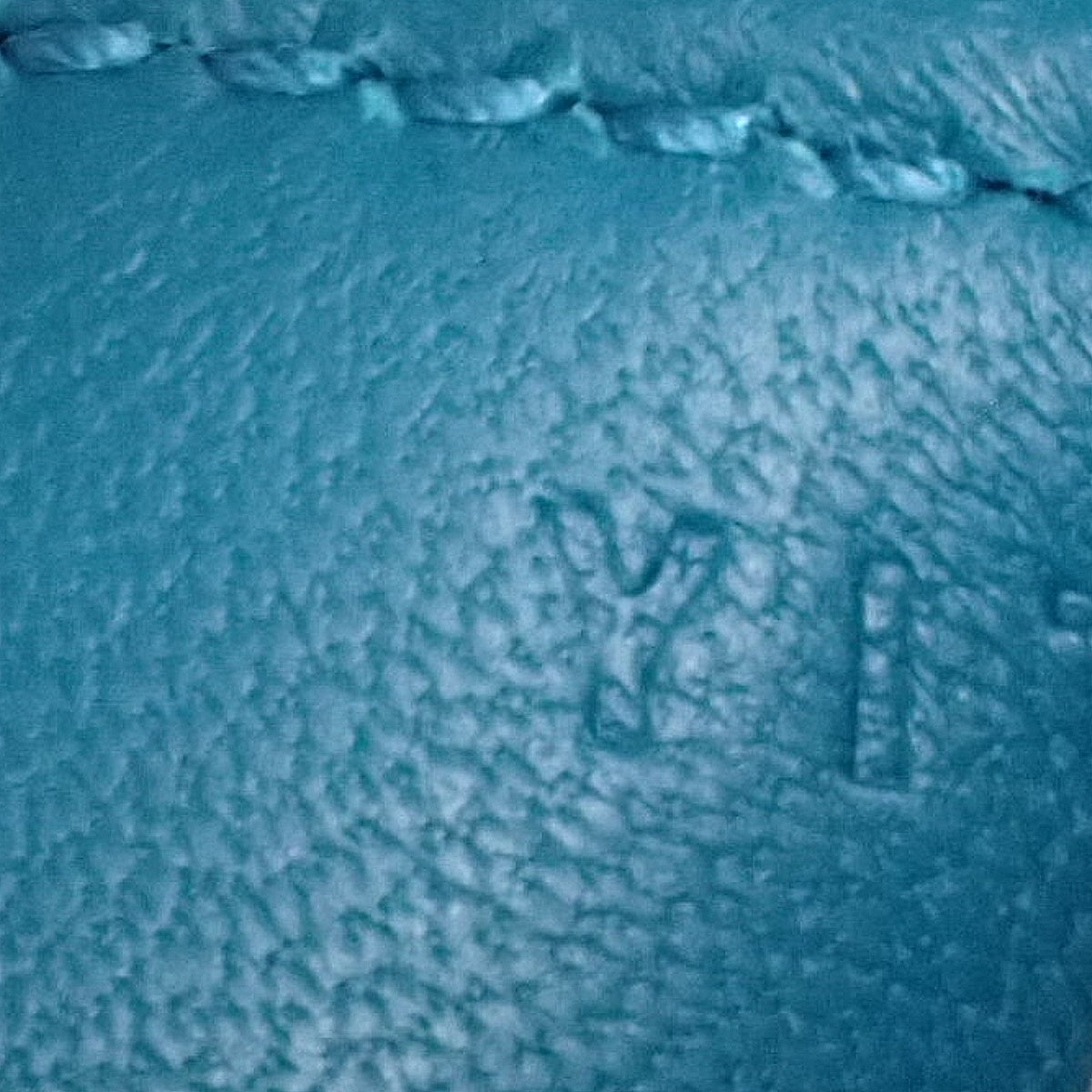 Bolide 27 Epsom腕表,绿色Bosphore表盘,金色五金配件,Y字印记