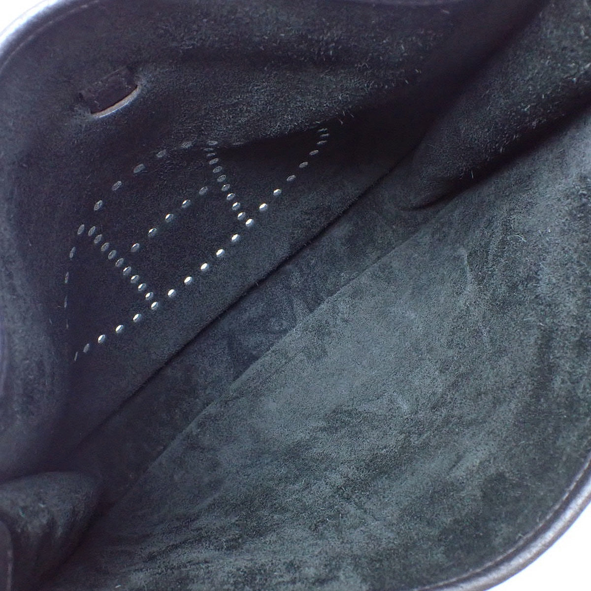 Evelyn 3GM Taurillon Clemence black leather with gold hardware and Z stamp