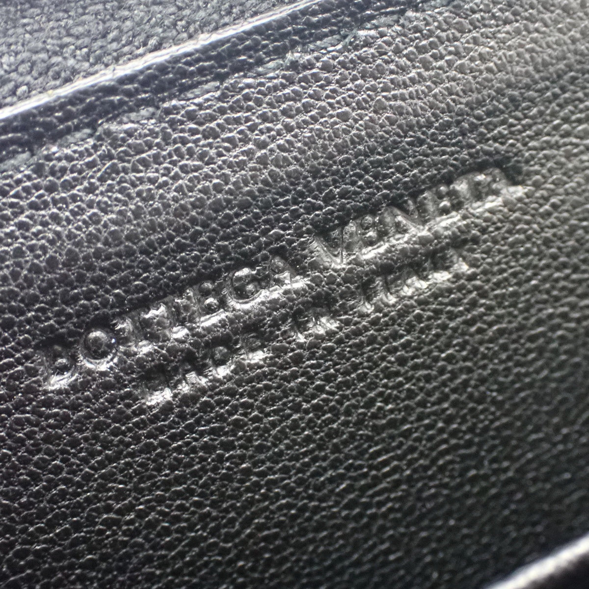 イントレチャート ラウンドファスナー コインパース カーフ ブラック