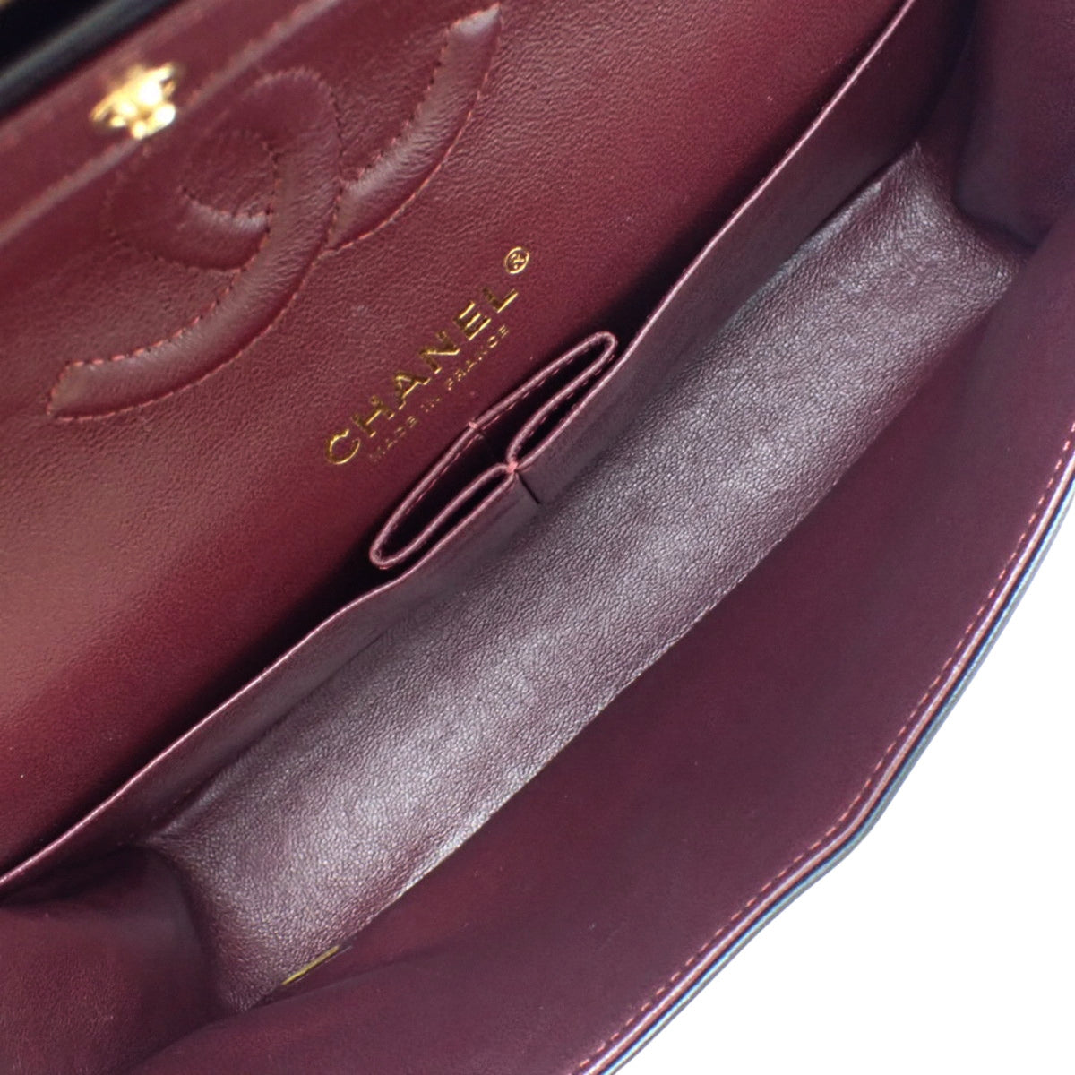 Matelasse 25 Shoulder Bag in Black Lambskin