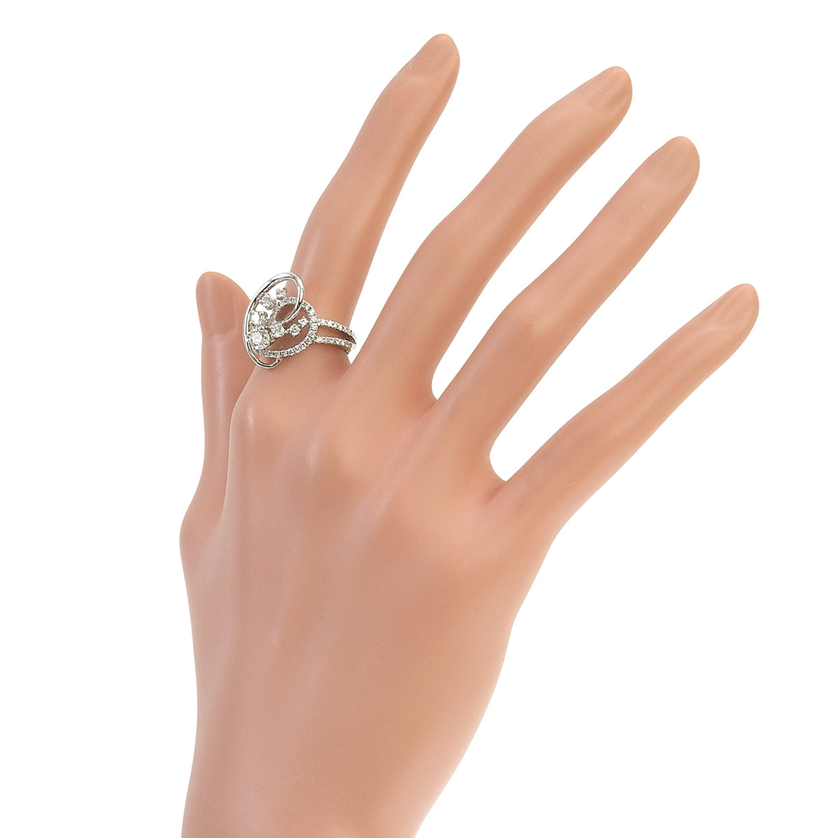 钻石戒指,直径0.291克拉,净度0.62克拉,18K白金,7.7克