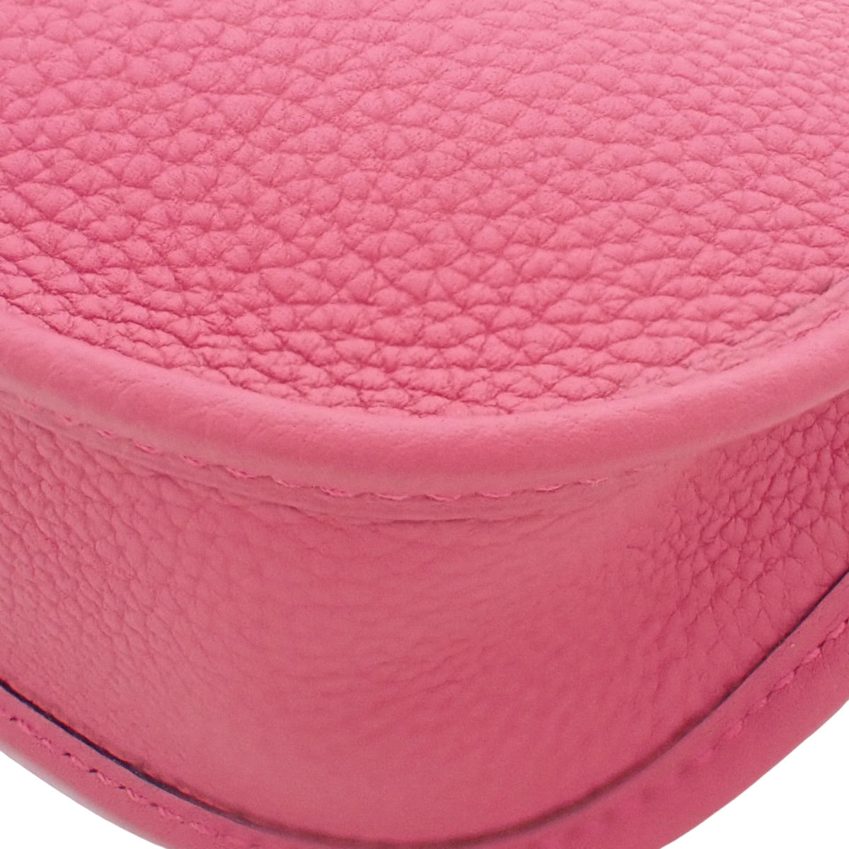 Evelyn Amazon TPM Taurillon Clemence Raspberry 配银色硬件和 Z 印章