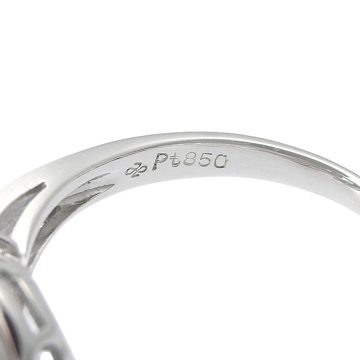 Emerald ring, E0.53/D0.76, platinum Pt850, 6.3g