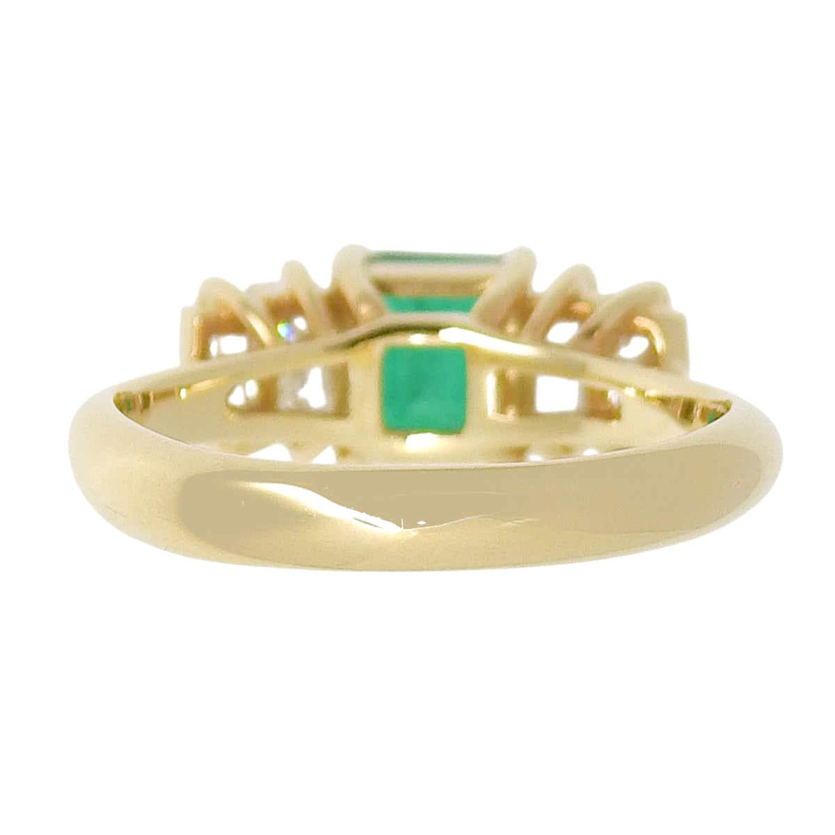 Emerald and diamond ring, E0.68/D0.54, 18K yellow gold, 3.9g