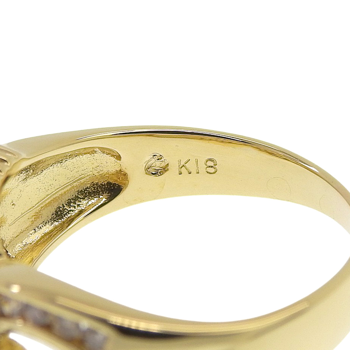 Baguette-cut diamond ring, D1.00, 18K yellow gold, 5.2g