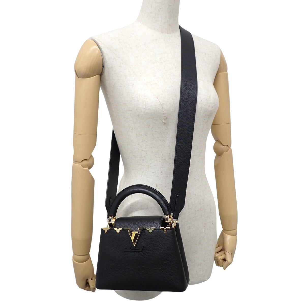 Capucines MINI Taurillon Leather Noir M56669