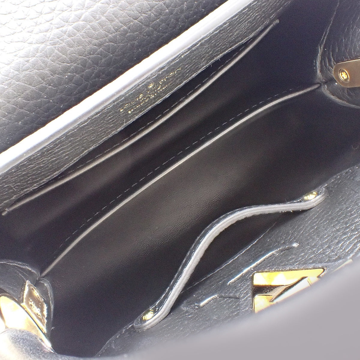 Capucines MINI Taurillon Leather Noir M56669