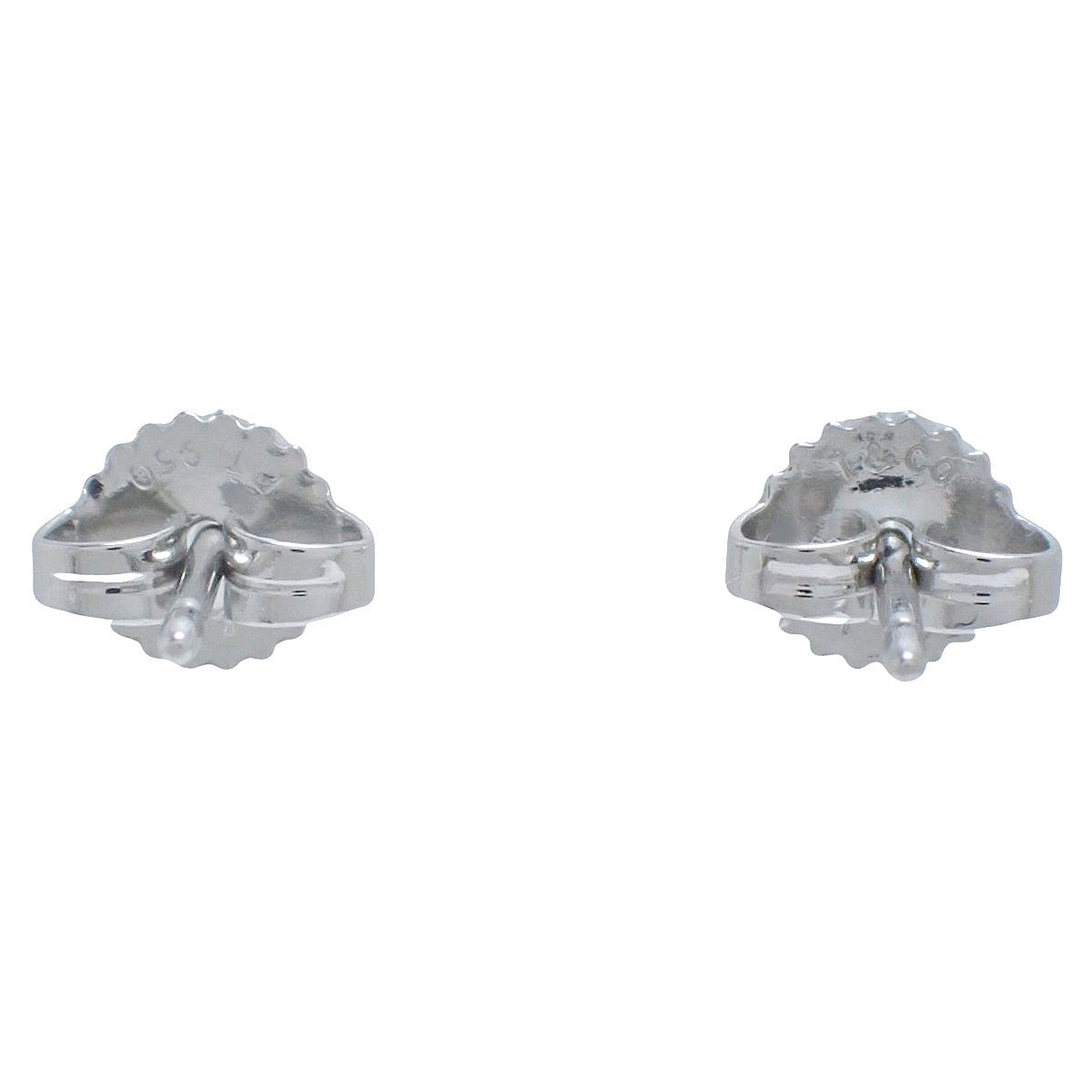 Solitaire Diamond Stud Earrings in Platinum Pt950