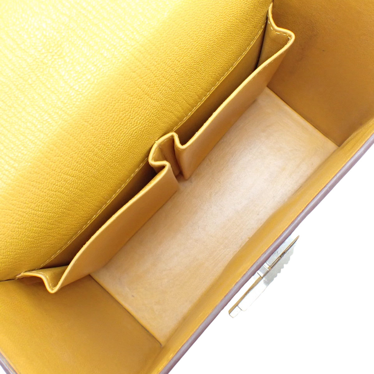 电影 Chevre Jaune Ambre 银色五金 C 印章