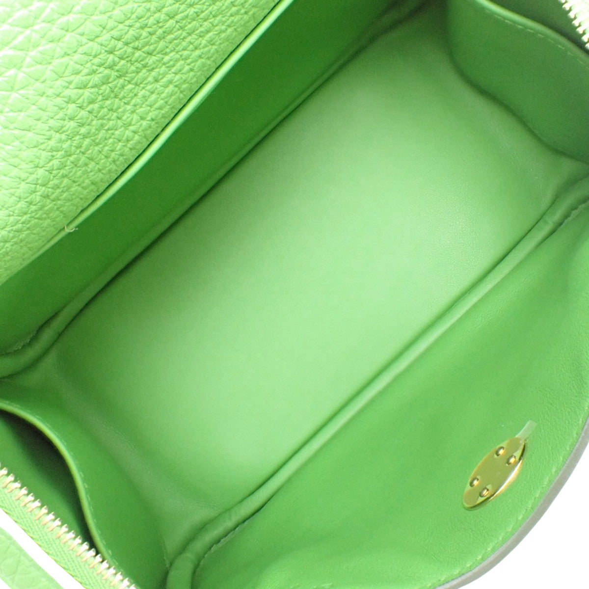 Lindy Mini Taurillon Clemence Vert Yucca 皮革,配金色五金件和 B 印章
