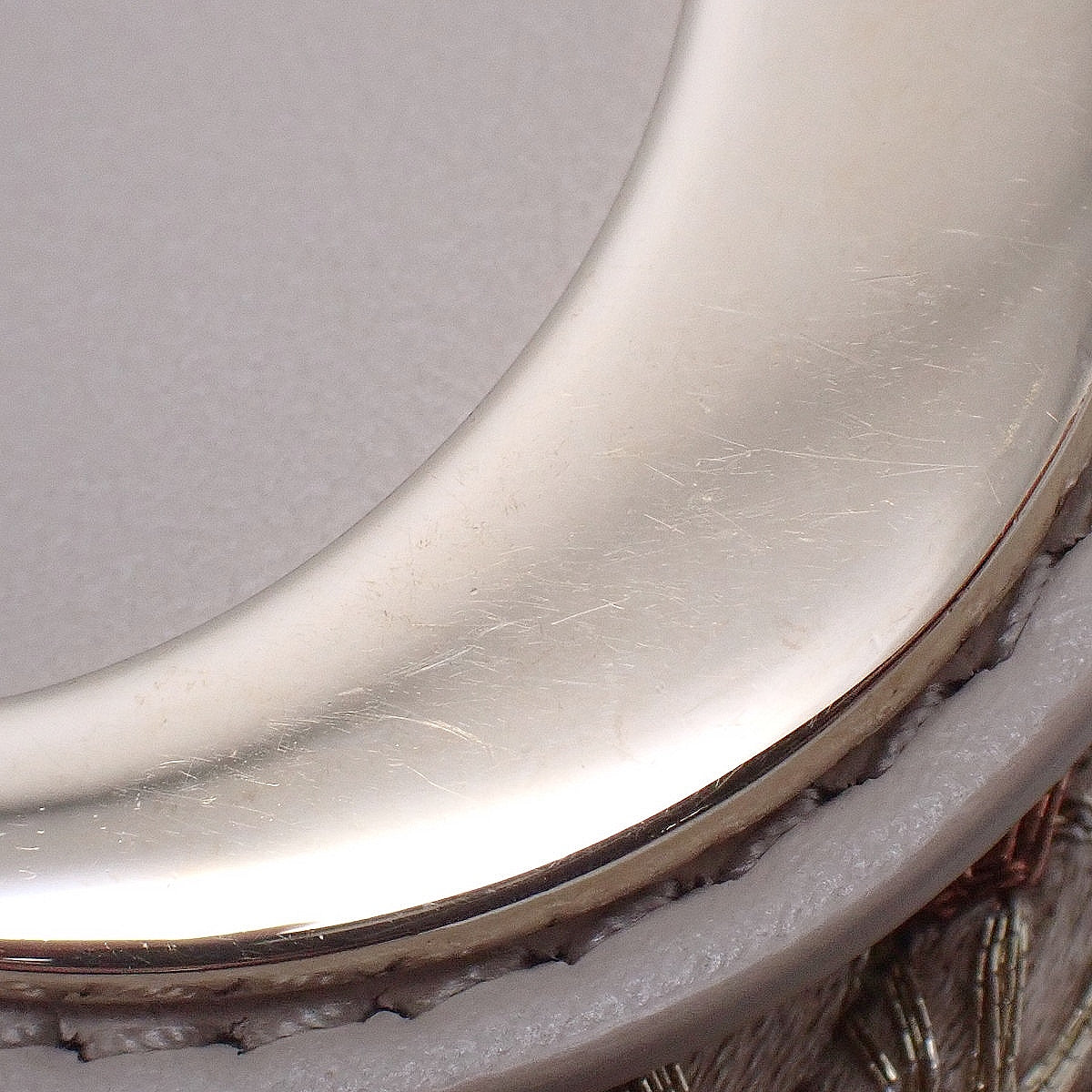 Lady Dior迷你皮革刺绣亮片肩背包,米色、紫色、绿/橙色和多色亮片款