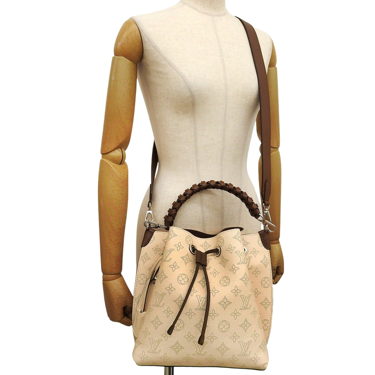 Monogram Mahina Mulia Creme M55799