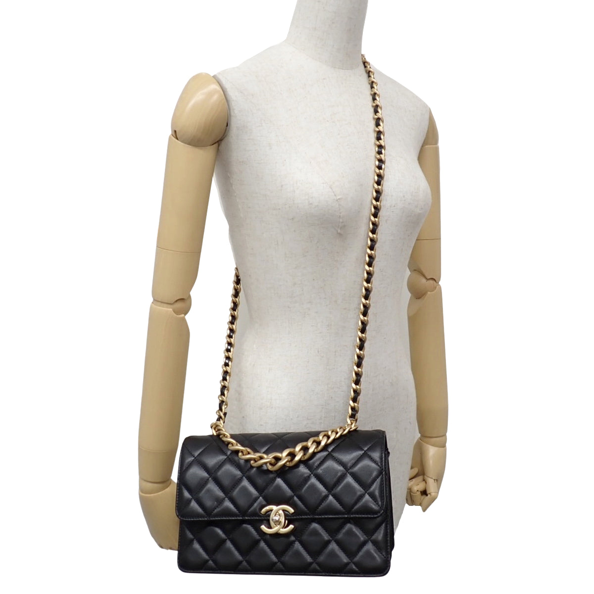 マトラッセ チェーンショルダーバッグ カーフ ブラック AS4066