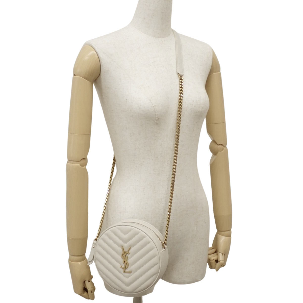 Vinyl Chain Shoulder Bag in Off-White Leather 610436