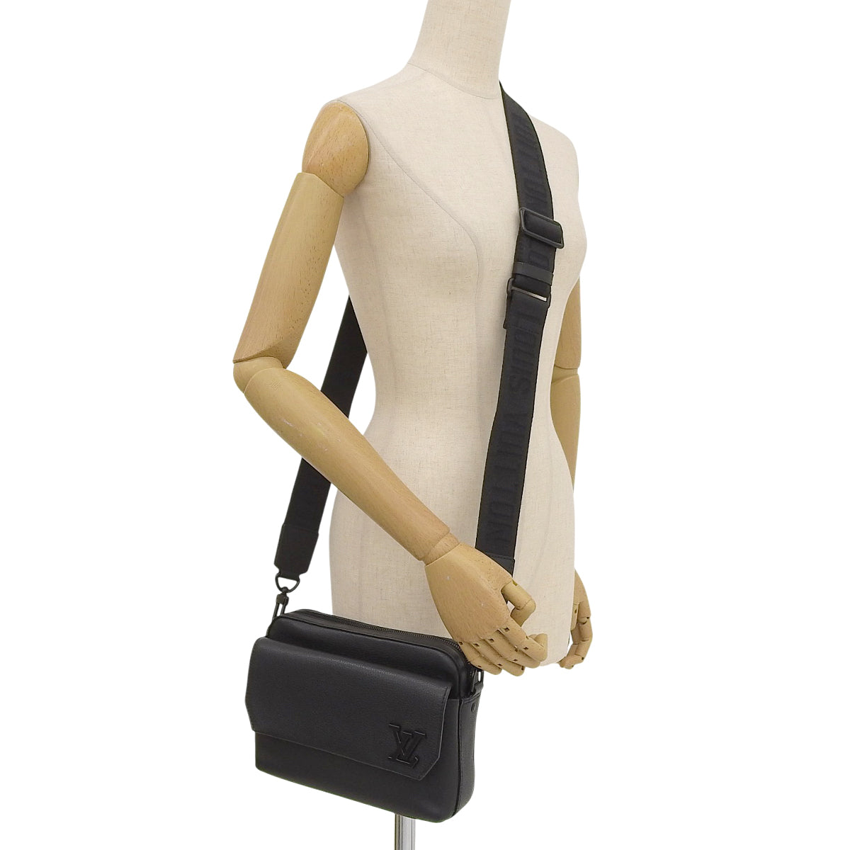 Fastline Messenger 小牛皮黑色 M22482