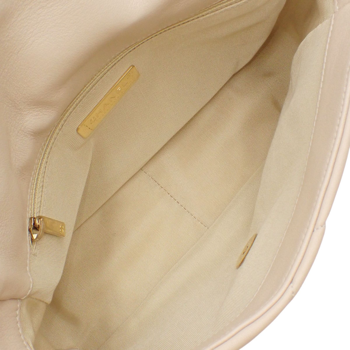 マトラッセ シャネル19 チェーンショルダーバッグ ラムスキン ベージュ AS1160