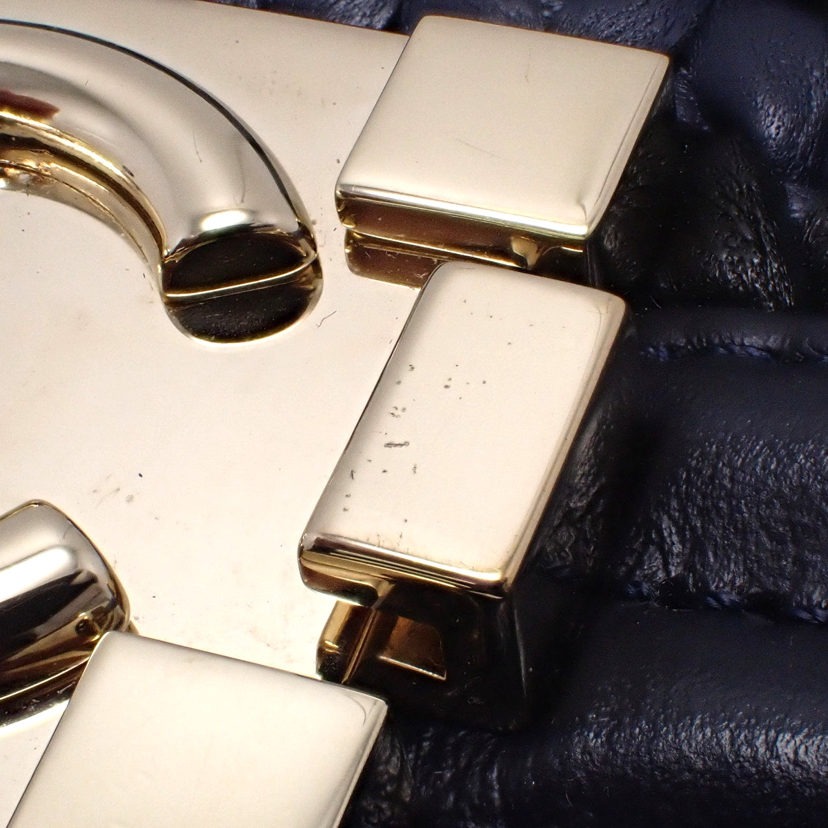 ボーイシャネル ココマーク チェーンショルダー ネイビー