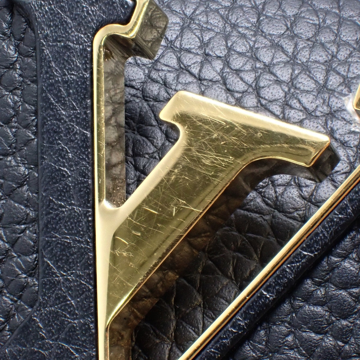 カプシーヌ MM トリヨンレザー ブラック M54663