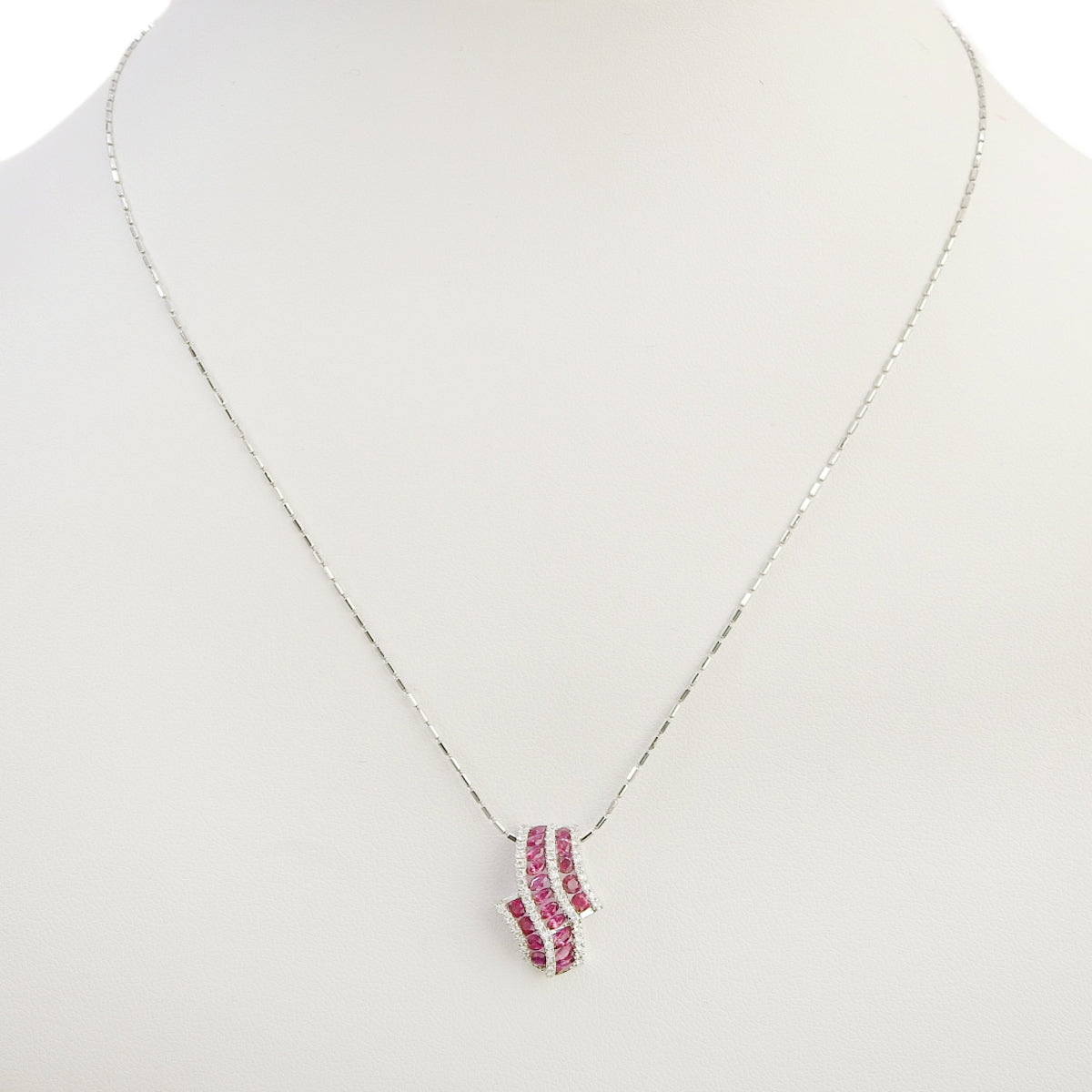 Ruby and diamond necklace R0.94/D0.20 White gold K18WG 5.0g