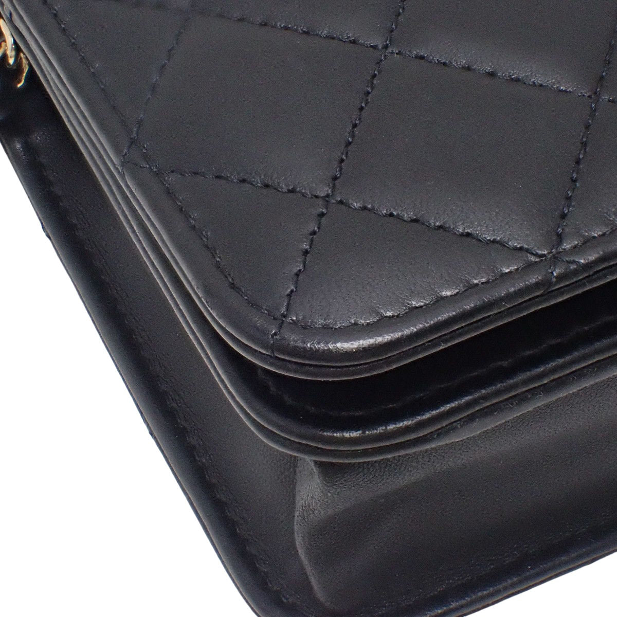 マトラッセ クラシック ココマーク チェーンウォレット ラムスキン ブラック