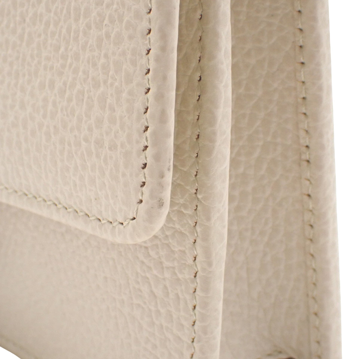 インターロッキングG チェーンウォレット オフホワイト 615523