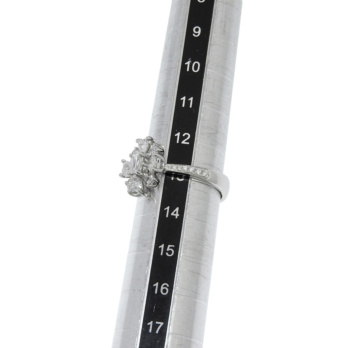 Flower Motif Diamond Ring D0.440,0.237,0.170,0.092 K18WG 4.7g
