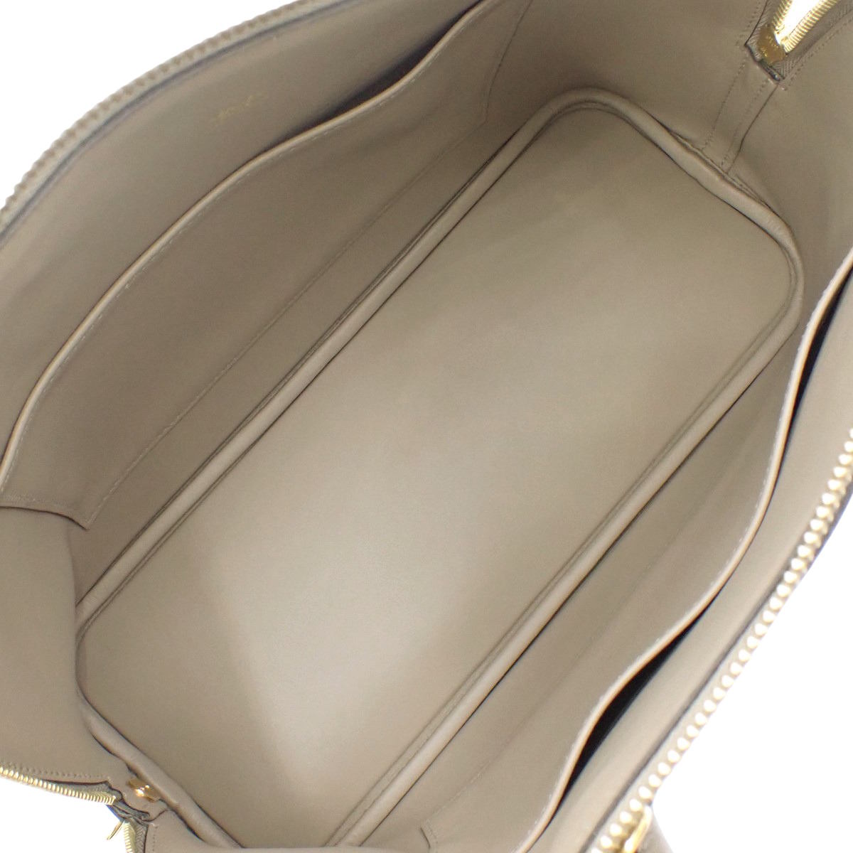 Bolide 1923 30 Evercolor Gris Asphalt 配金色五金件和 D 字印章