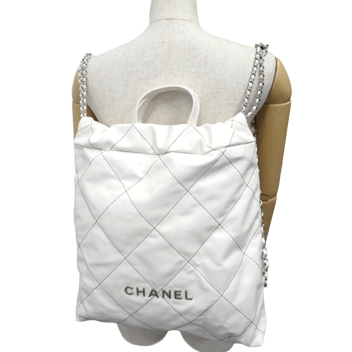 シャネル22 ラージバックパック レザー ホワイト ブラック AS3313