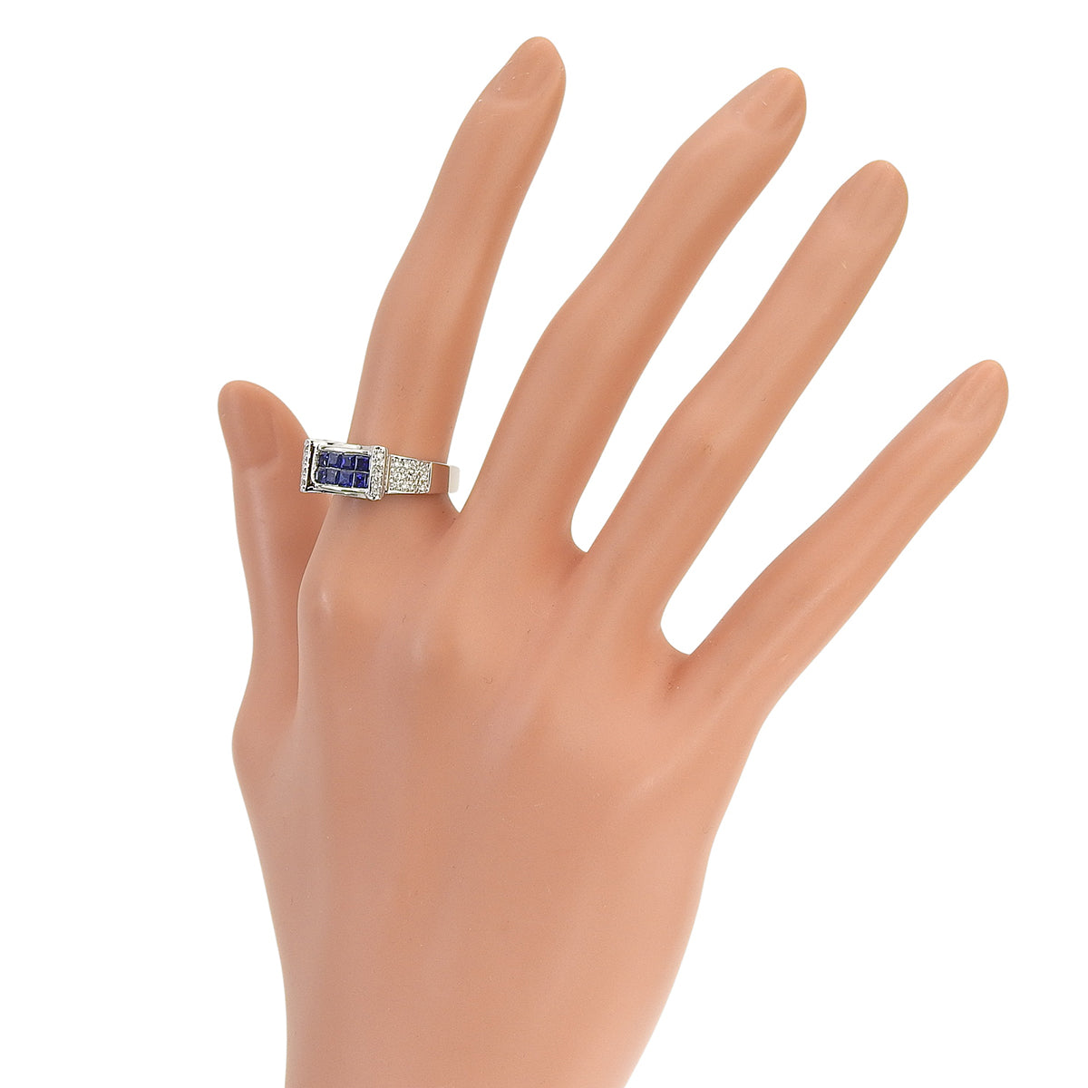 Sapphire and diamond ring, size S0.67/D0.32, 18K white gold, 8.0g