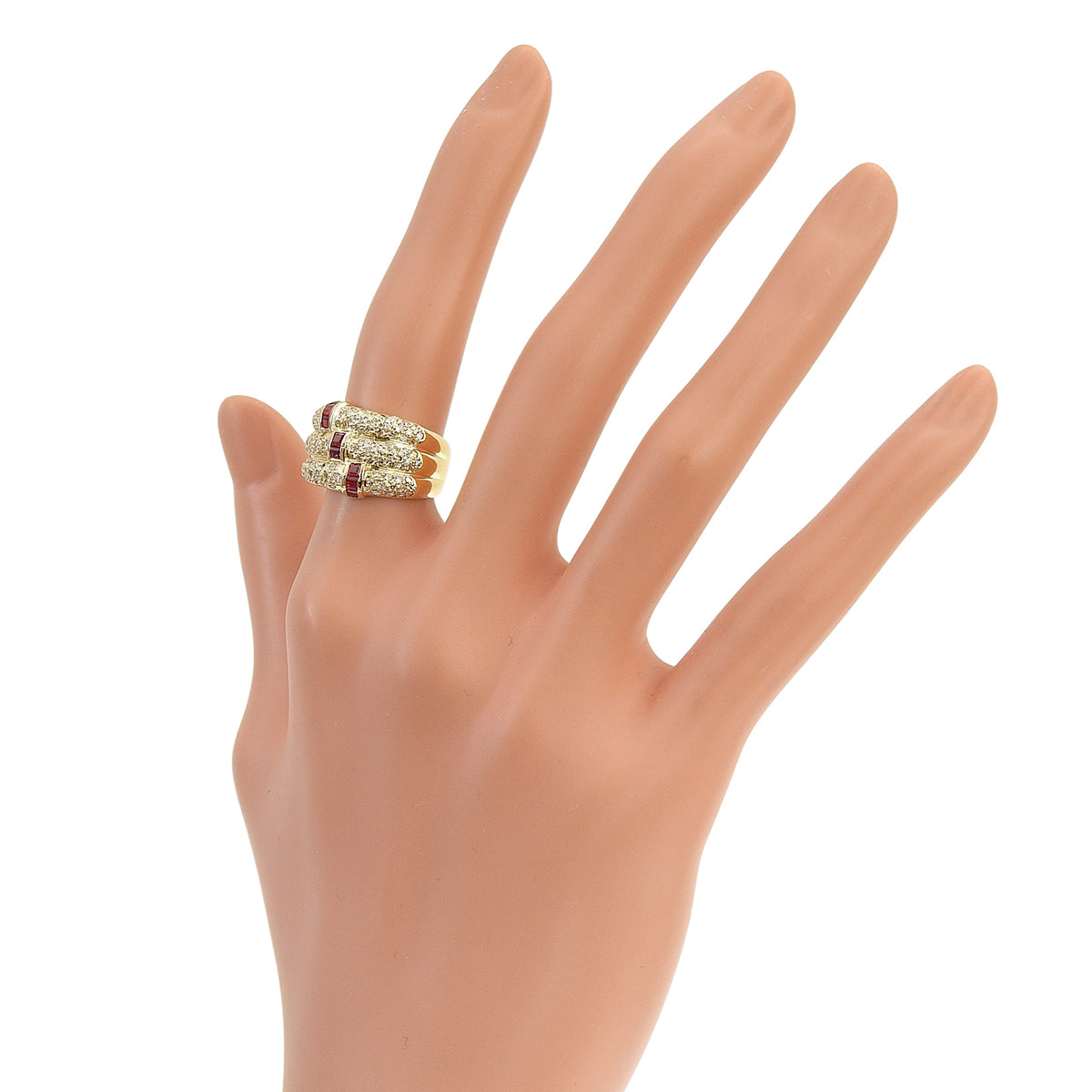 Ruby and diamond ring, R0.47/D0.82, 18K yellow gold, 7.9g