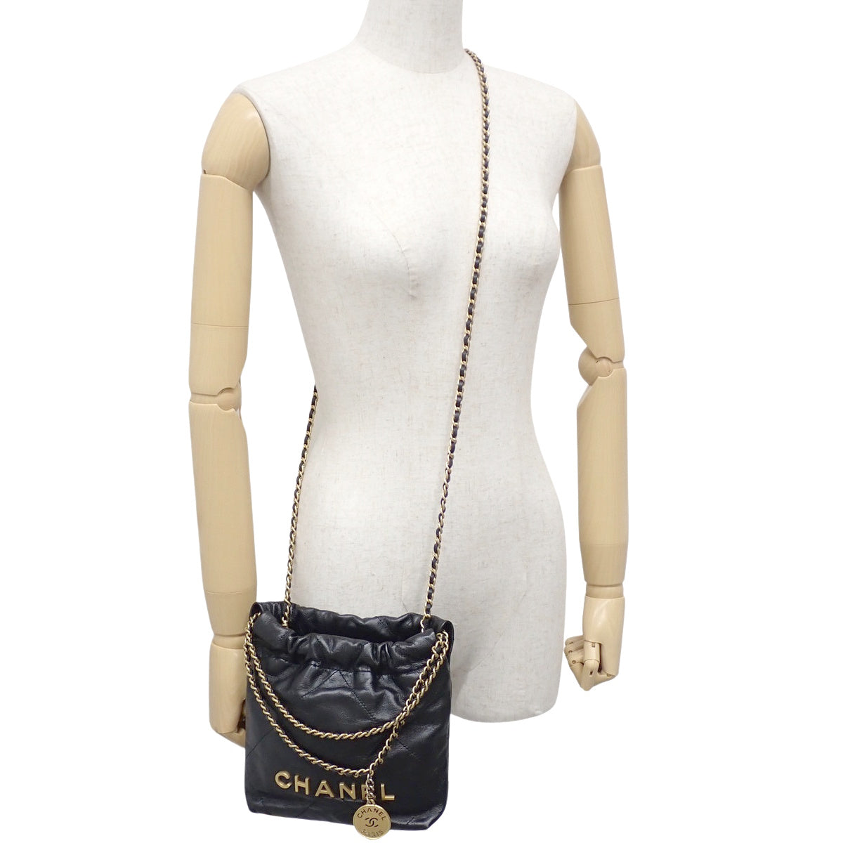 Chanel 22 Mini Handbag in Black Lambskin AS3980